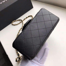Load image into Gallery viewer, CC Flap Bag X Lambskin Mini