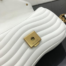 Load image into Gallery viewer, New Wave Chain Bag MM