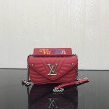 Load image into Gallery viewer, New Wave Chain Bag MM