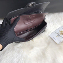 Load image into Gallery viewer, CC Flap Bag X Caviar Medium