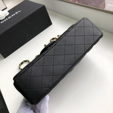 Load image into Gallery viewer, CC Flap Bag X Lambskin Medium