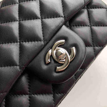 Load image into Gallery viewer, CC Flap Bag X Lambskin Mini