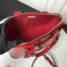 Load image into Gallery viewer, Alma PM Vernis Leather