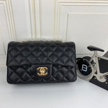 Load image into Gallery viewer, CC Flap Bag X Caviar Small 20cm