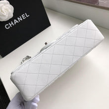 Load image into Gallery viewer, CC Flap Bag X Lambskin Medium