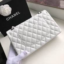 Load image into Gallery viewer, CC Flap Bag X Lambskin Medium