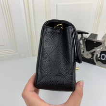 Load image into Gallery viewer, CC Flap Bag X Caviar Small 20cm