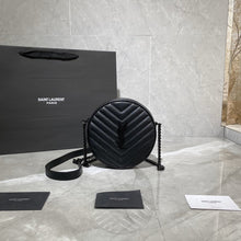 Load image into Gallery viewer, VINYLE ROUND CAMERA BAG
