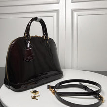 Load image into Gallery viewer, Alma PM Vernis Leather