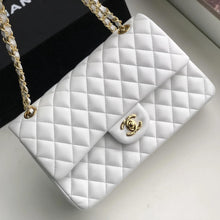 Load image into Gallery viewer, CC Flap Bag X Lambskin Medium