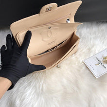 Load image into Gallery viewer, CC Flap Bag X Caviar Medium