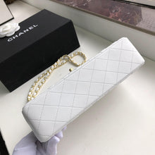 Load image into Gallery viewer, CC Flap Bag X Lambskin Medium