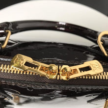 Load image into Gallery viewer, Alma PM Vernis Leather