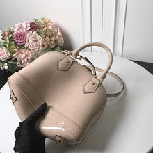 Load image into Gallery viewer, Alma BB Vernis Leather
