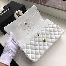 Load image into Gallery viewer, CC Flap Bag X Lambskin Medium