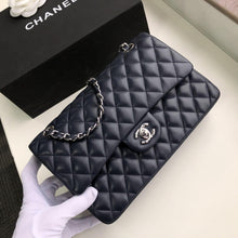 Load image into Gallery viewer, CC Flap Bag X Lambskin Medium