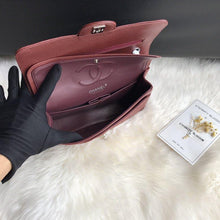 Load image into Gallery viewer, CC Flap Bag X Caviar Medium