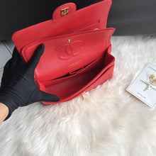 Load image into Gallery viewer, CC Flap Bag X Caviar Medium