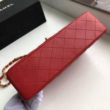 Load image into Gallery viewer, CC Flap Bag X Lambskin Medium