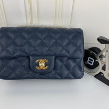 Load image into Gallery viewer, CC Flap Bag X Caviar Small 20cm