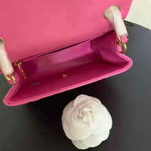 Load image into Gallery viewer, CC Flap Bag X Lambskin Mini