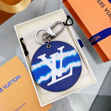 Load image into Gallery viewer, ESCALE KEY HOLDER AND BAG CHARM
