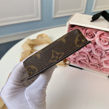 Load image into Gallery viewer, Phone Box
