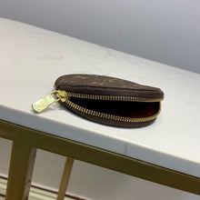 Load image into Gallery viewer, ROUND COIN PURSE
