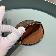 Load image into Gallery viewer, ROUND COIN PURSE
