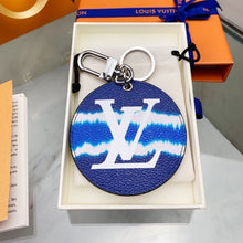 Load image into Gallery viewer, ESCALE KEY HOLDER AND BAG CHARM
