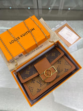 Load image into Gallery viewer, DAUPHINE CHAIN WALLET
