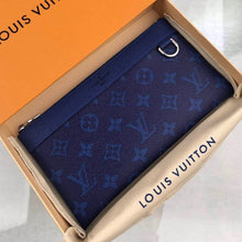 Load image into Gallery viewer, Discovery Pochette
