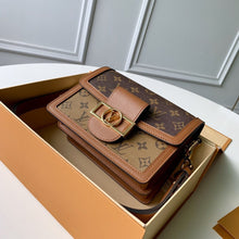 Load image into Gallery viewer, Mini DAUPHINE
