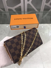 Load image into Gallery viewer, CROISETTE CHAIN WALLET
