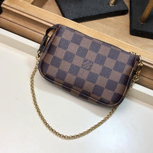 Load image into Gallery viewer, Mini POCHETTE ACCESSOIRES

