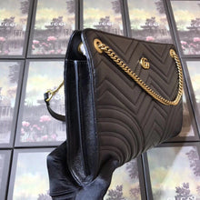 Load image into Gallery viewer, GG Marmont matelassé medium shoulder bag
