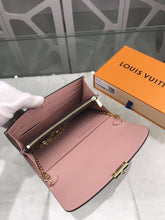 Load image into Gallery viewer, CROISETTE CHAIN WALLET
