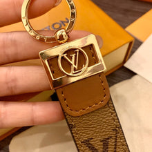 Load image into Gallery viewer, DAUPHINE DRAGONNE KEY HOLDER
