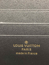 Load image into Gallery viewer, DAUPHINE CHAIN WALLET
