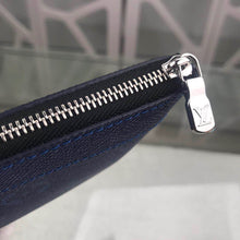 Load image into Gallery viewer, Discovery Pochette
