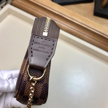 Load image into Gallery viewer, Mini POCHETTE ACCESSOIRES
