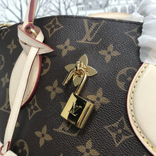 Load image into Gallery viewer, FLOWER ZIPPED TOTE PM
