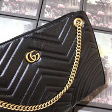 Load image into Gallery viewer, GG Marmont matelassé medium shoulder bag
