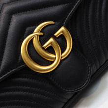 Load image into Gallery viewer, GG Marmont matelassé shoulder bag 26cm
