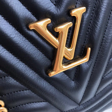 Load image into Gallery viewer, NEW WAVE CHAIN TOTE
