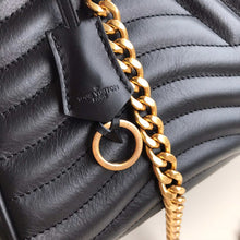 Load image into Gallery viewer, NEW WAVE CHAIN TOTE

