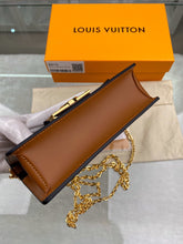 Load image into Gallery viewer, DAUPHINE CHAIN WALLET
