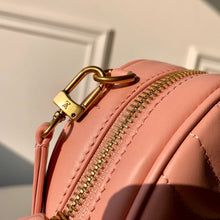 Load image into Gallery viewer, NEW WAVE HEART BAG
