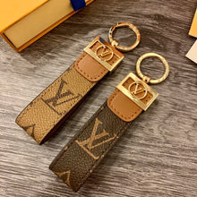 Load image into Gallery viewer, DAUPHINE DRAGONNE KEY HOLDER
