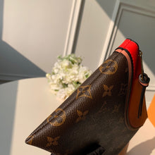 Load image into Gallery viewer, Tuileries Pochette
